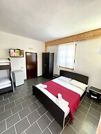Oasis Hotel