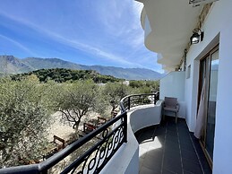 Oasis Hotel