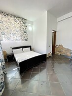 Oasis Hotel