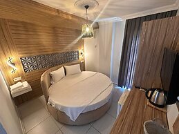 Royal Ezel Hotel