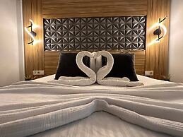 Royal Ezel Hotel