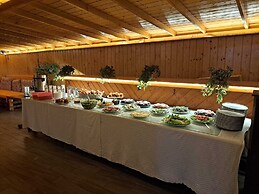 Royal Ezel Hotel