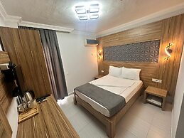 Royal Ezel Hotel