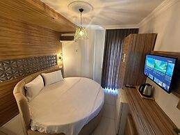 Royal Ezel Hotel