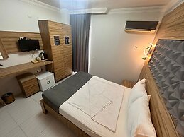 Royal Ezel Hotel