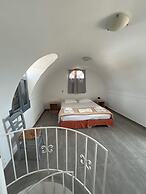 Leon Lux Apartments