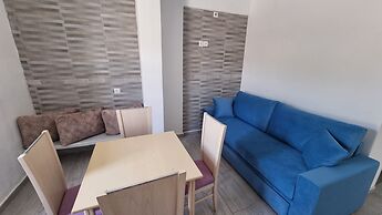 Leon Lux Apartments