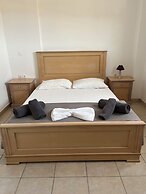 Leon Lux Apartments