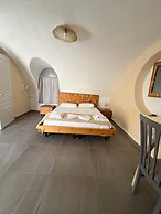 Leon Lux Apartments