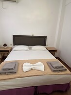 Leon Lux Apartments