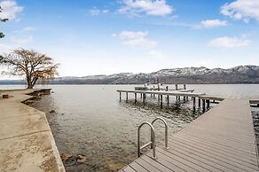 Perfect Getaway Cabin in the Okanagan 6