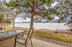 Perfect Getaway Cabin in the Okanagan 6