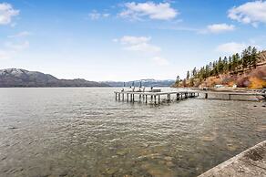 Lakeside Serenity Retreat 10
