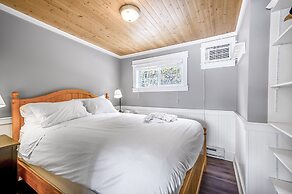 Lakeside Serenity Retreat 10