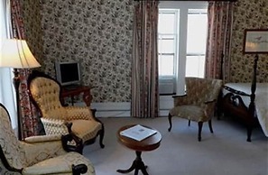 Hillsdale House Inn