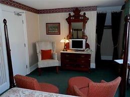 Hillsdale House Inn