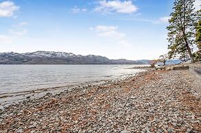 Lakeside Condo w Large Outdoor Space