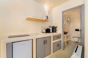 Eolithos Suites