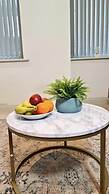 Charming 1-bed, Sleeps 2, Parking