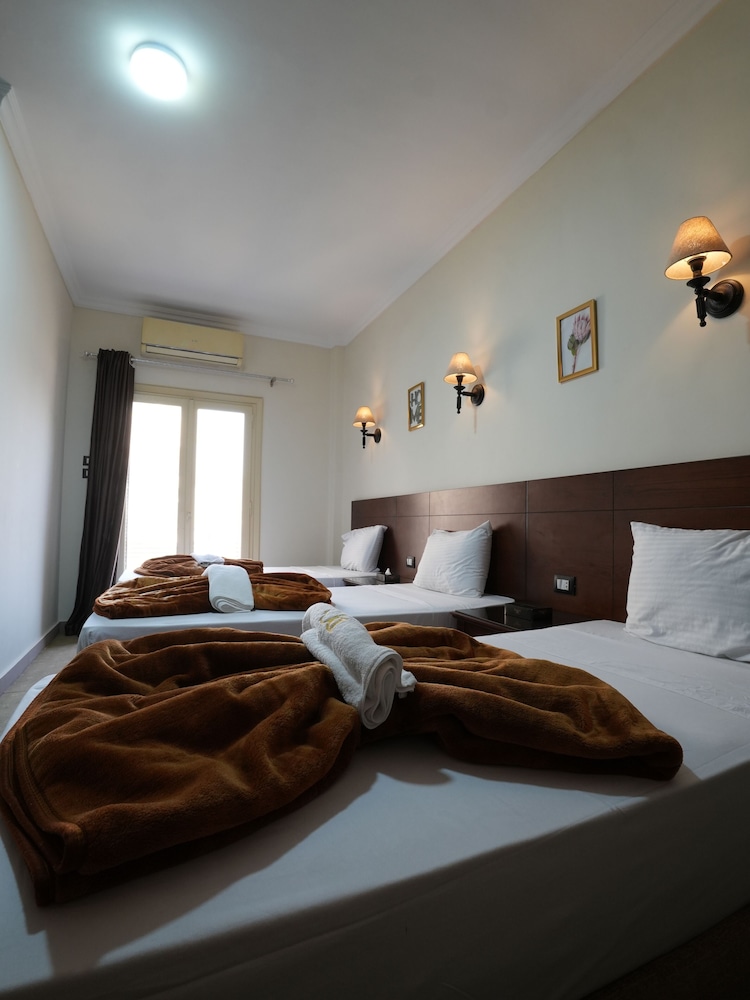 Montana Hotel