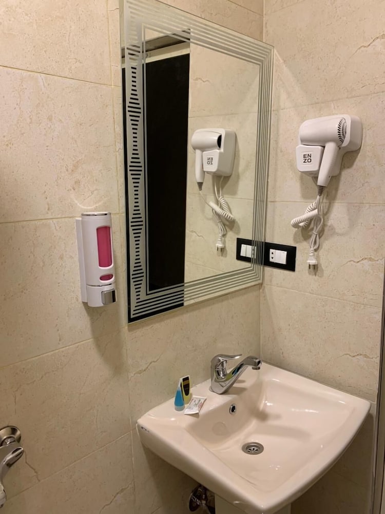 Montana Hotel