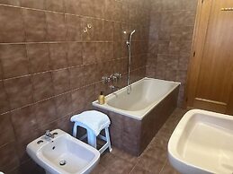 Room in B&B - Comfortable Room With Spacious Kitchen - Suite Colosseo