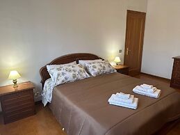 Room in B&B - Comfortable Room With Spacious Kitchen - Suite Colosseo