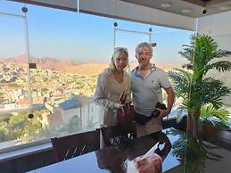 Petra Crystal hotel