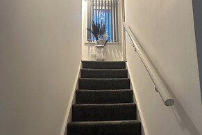 Beautiful 1-bed House in Bradford