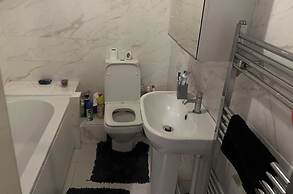 Beautiful 1-bed House in Bradford