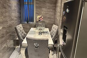 Beautiful 1-bed House in Bradford