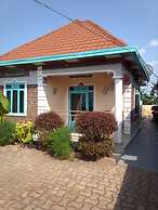FRANCIS GUEST HOUSE