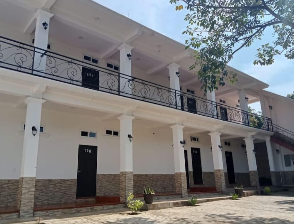 HOTEL CASA BLANCA