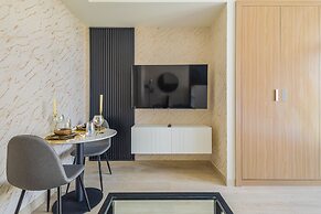 Nasma Holiday Homes - Azizi Riviera