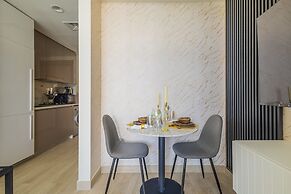 Nasma Holiday Homes - Azizi Riviera