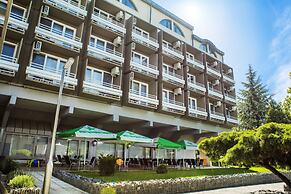 Hotel Csopak Resort & Lake
