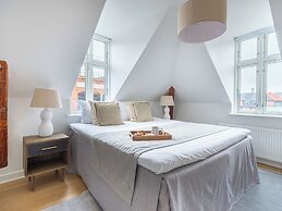 Leaves 6 - 2 Bdr Apt With Shared Roof Terrace