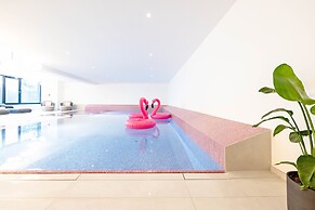 THE FLAMINGO