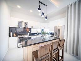 First Class 4br King Size Villa In Sosua Town!