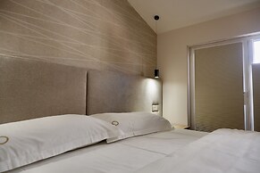 D-Rooms