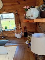 Beautiful Idilic Stay at The Box