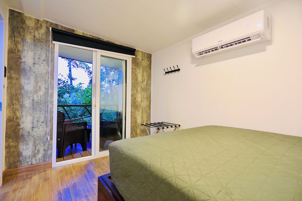 Boutique Hotel Containers