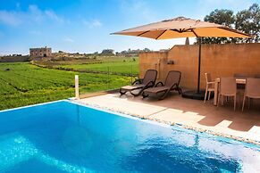 Kenn Gozitan Villa and Pool