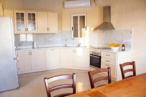 Kenn Gozitan Villa and Pool