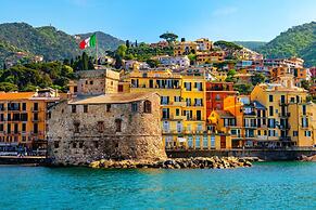 Charming Flat Next To Genoa's Aquarium