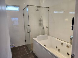 A2 - 4 Bdr Duplex With Stunning Sea View, Karon Beach