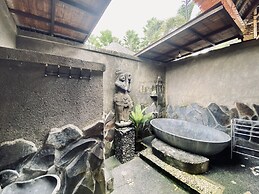 Dong Loka Guesthouse Bali