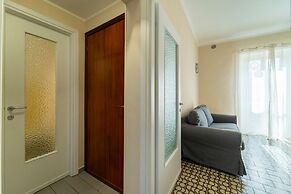 Lotus Apartment With Lakeview