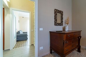 Lotus Apartment With Lakeview