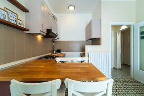 Lotus Apartment With Lakeview